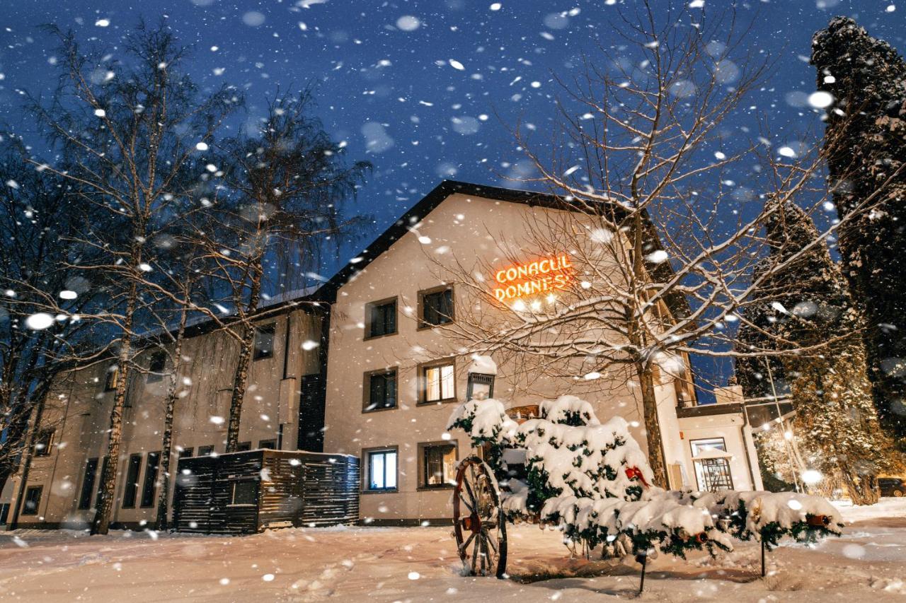 Conacul Domnesc Hotel Scheia ภายนอก รูปภาพ