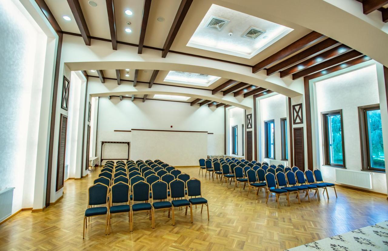 Conacul Domnesc Hotel Scheia ภายนอก รูปภาพ