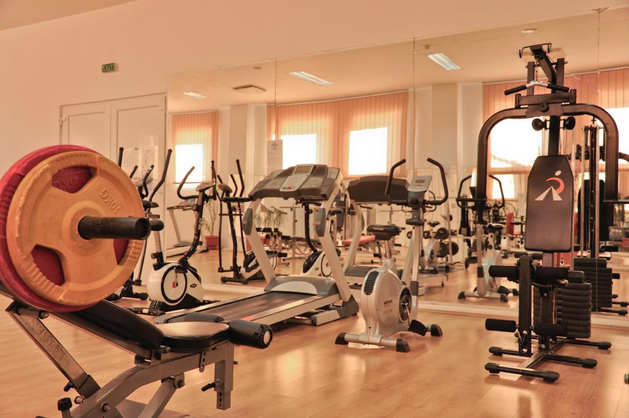 Conacul Domnesc Hotel Scheia ภายนอก รูปภาพ
