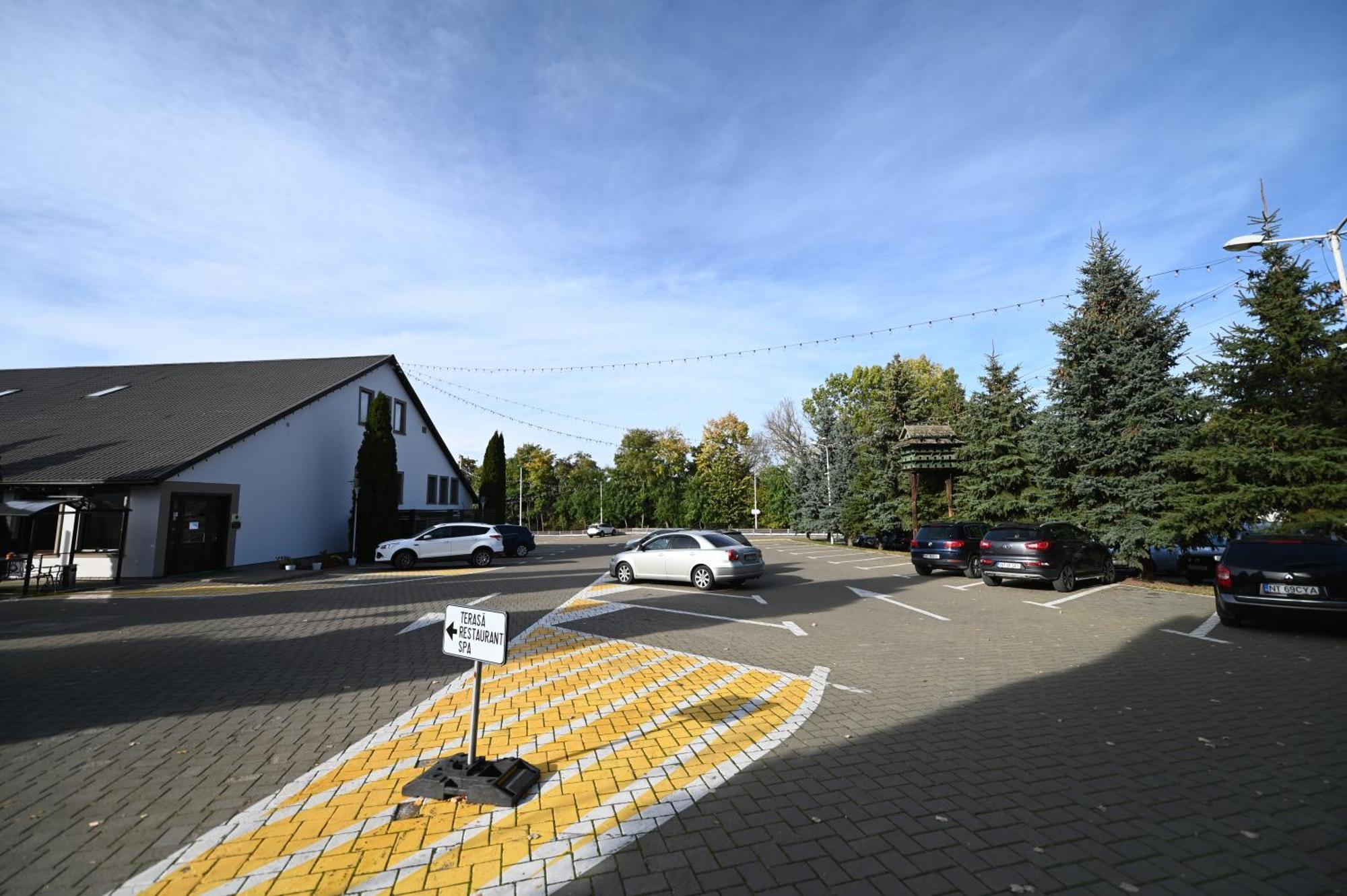 Conacul Domnesc Hotel Scheia ภายนอก รูปภาพ