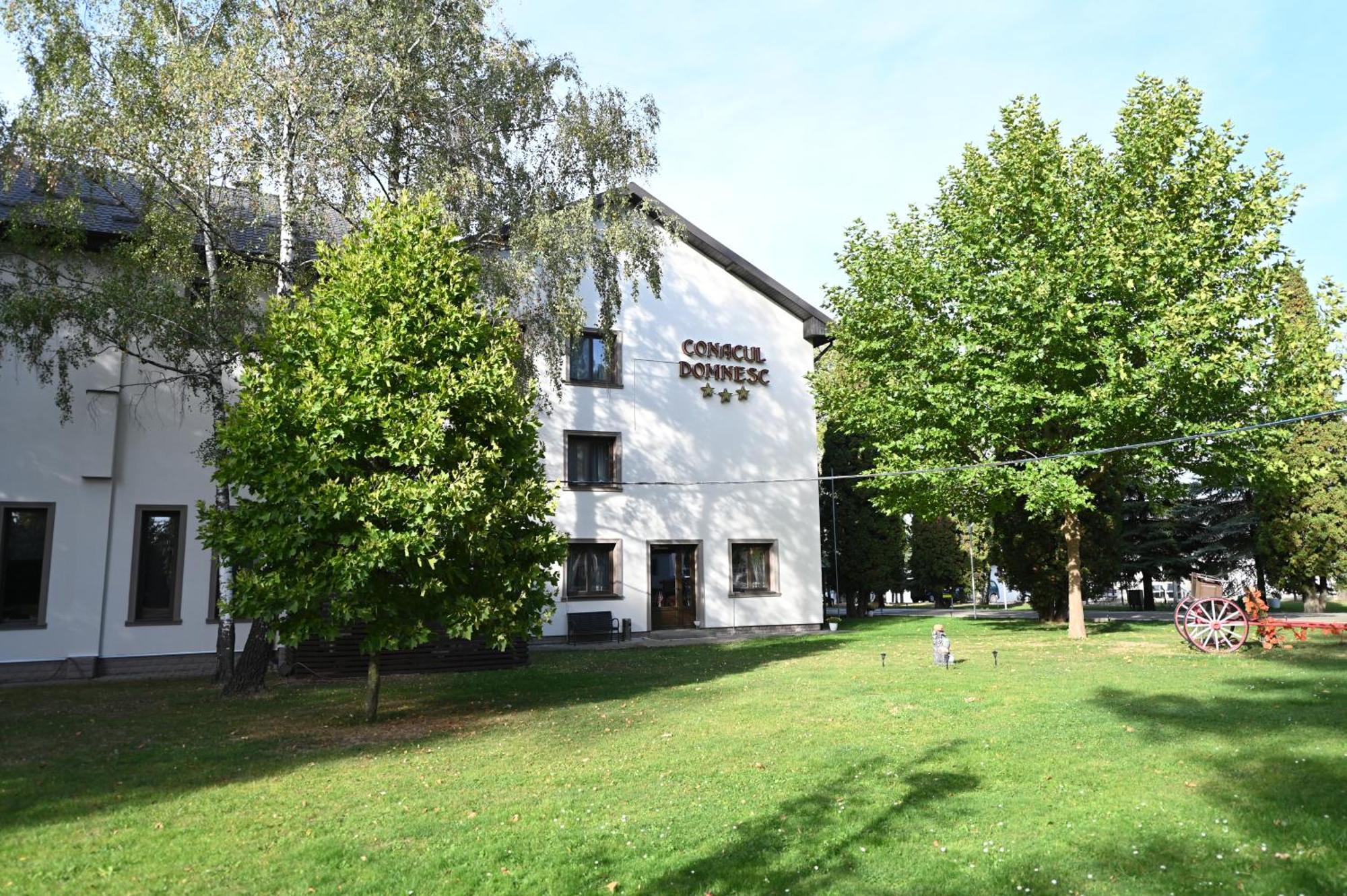 Conacul Domnesc Hotel Scheia ภายนอก รูปภาพ