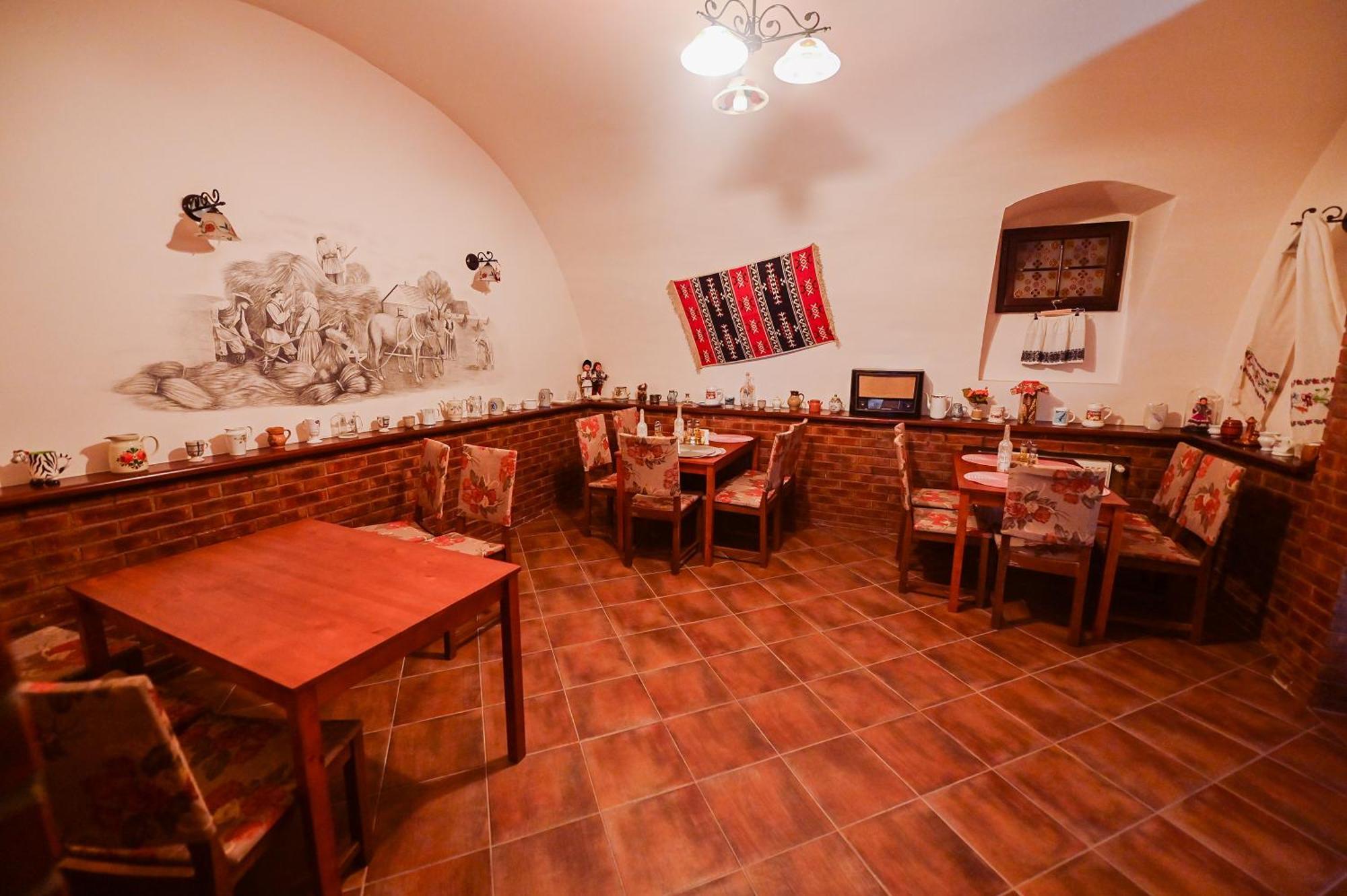 Conacul Domnesc Hotel Scheia ภายนอก รูปภาพ