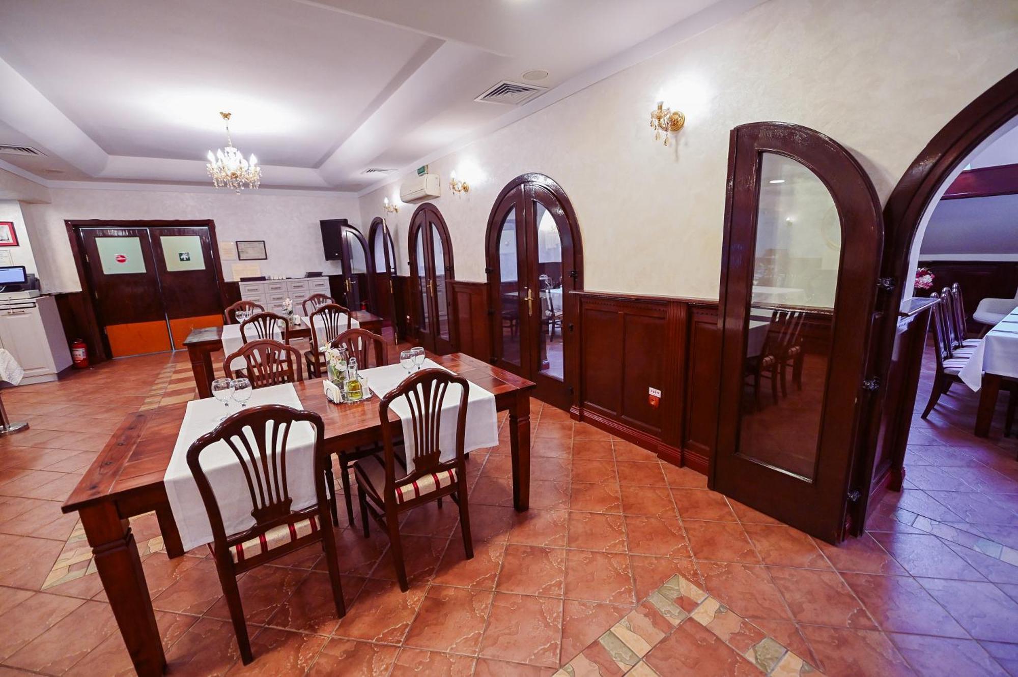Conacul Domnesc Hotel Scheia ภายนอก รูปภาพ