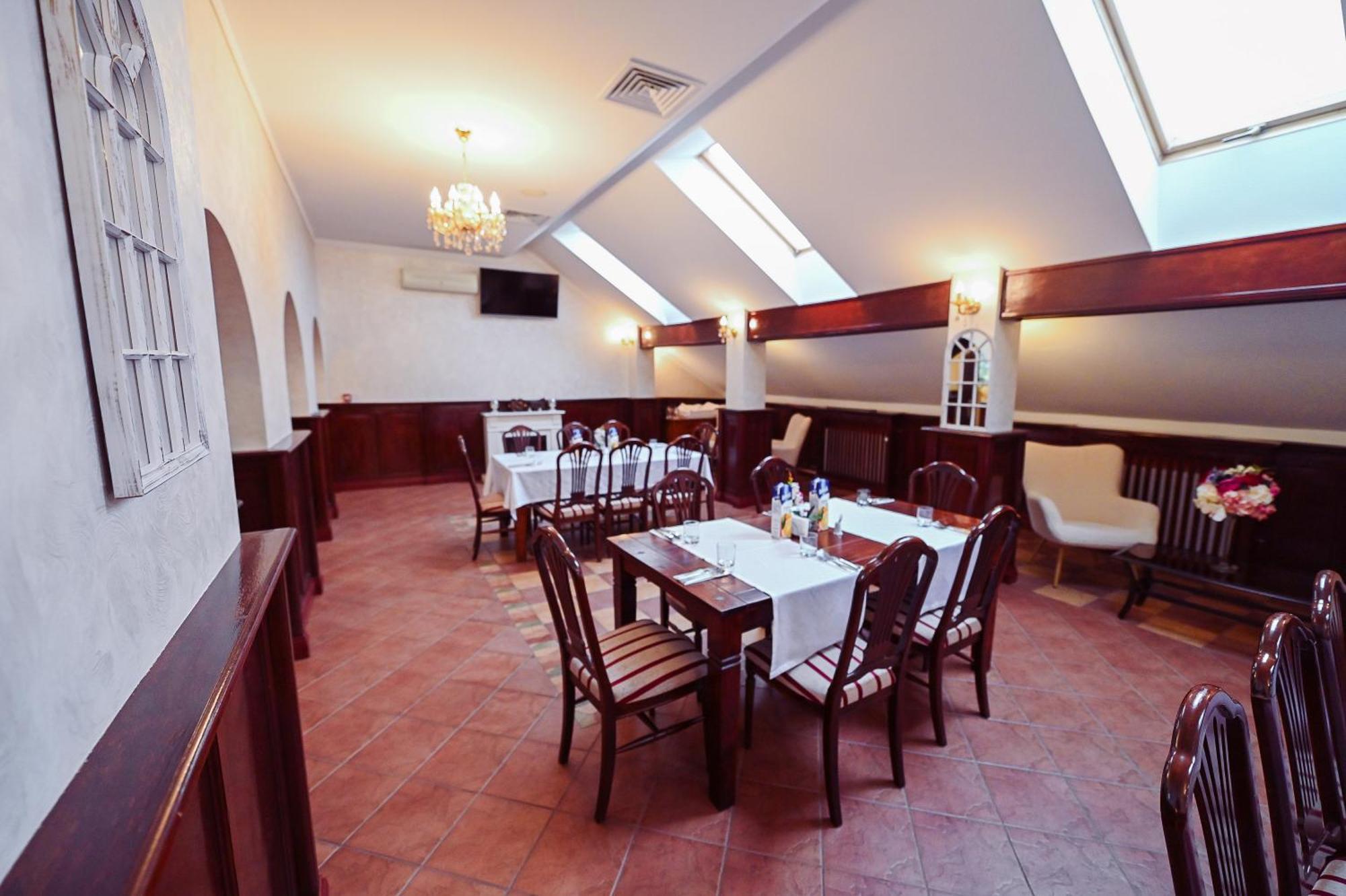 Conacul Domnesc Hotel Scheia ภายนอก รูปภาพ