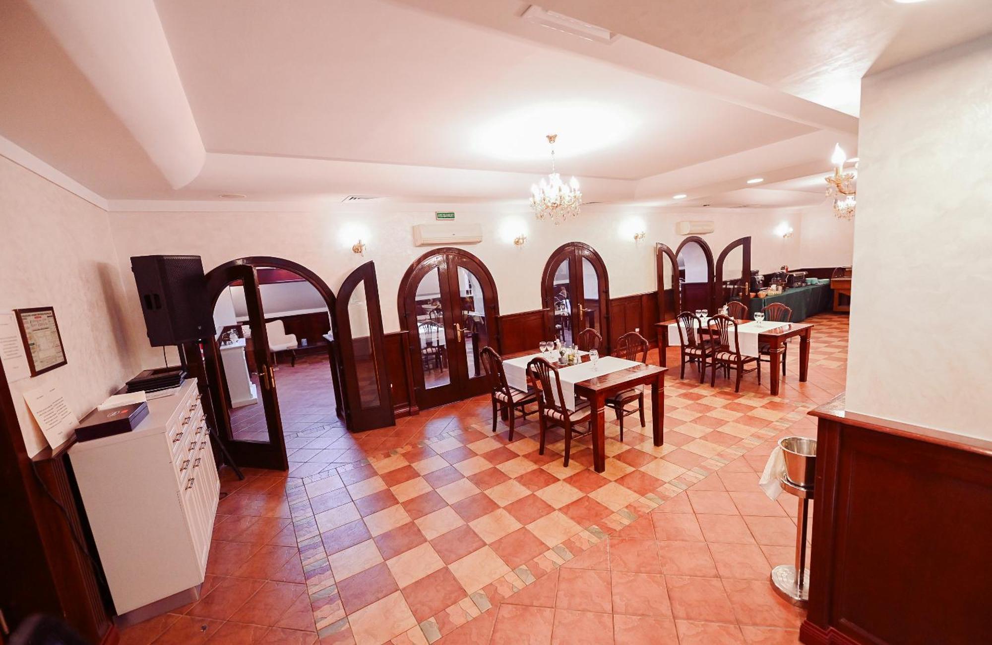 Conacul Domnesc Hotel Scheia ภายนอก รูปภาพ