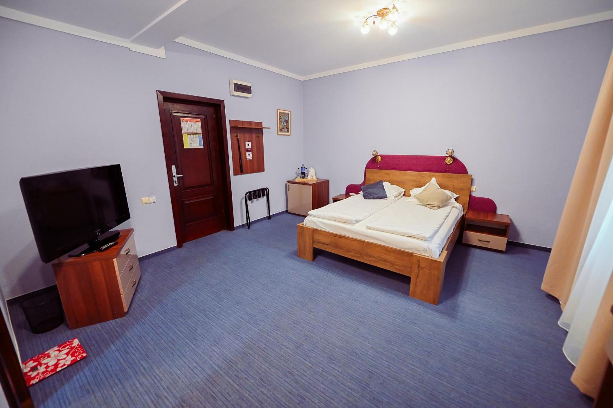 Conacul Domnesc Hotel Scheia ภายนอก รูปภาพ