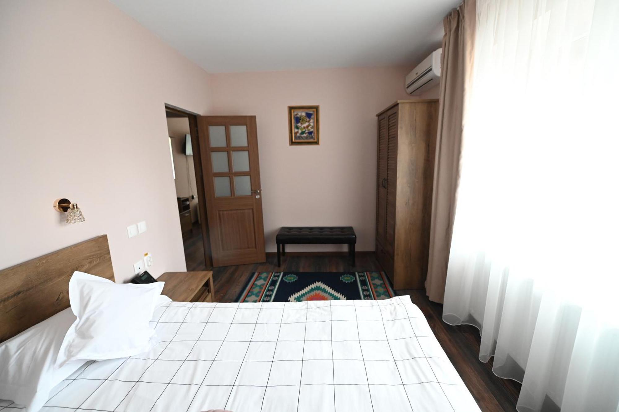 Conacul Domnesc Hotel Scheia ภายนอก รูปภาพ