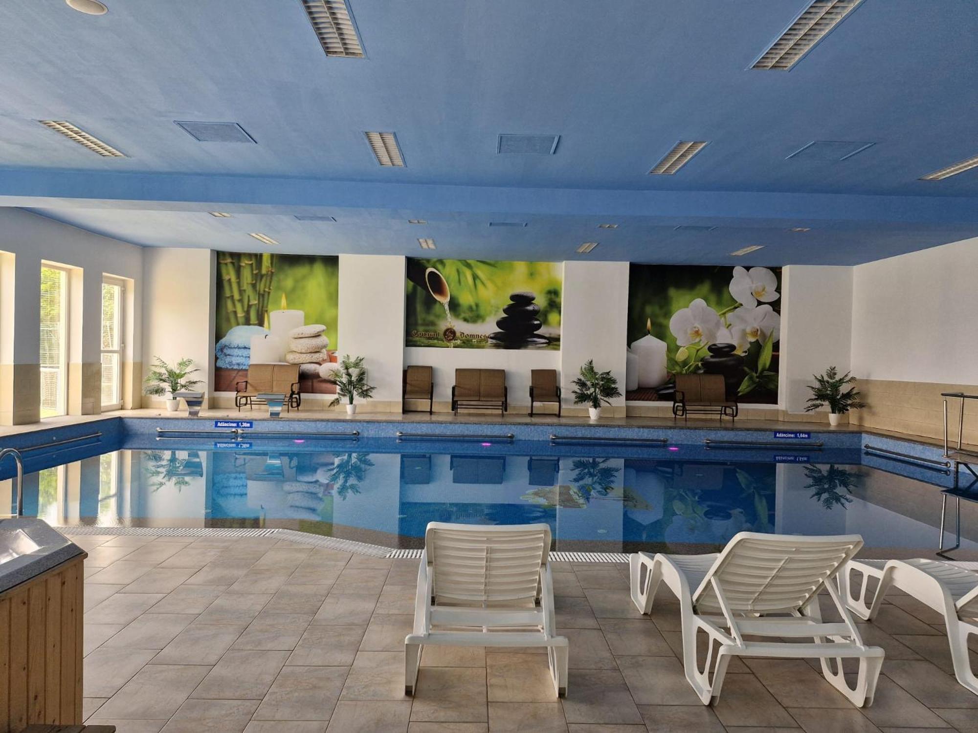 Conacul Domnesc Hotel Scheia ภายนอก รูปภาพ